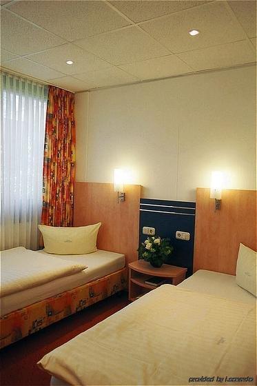 Aaa Budget Hotel Cologne Room photo